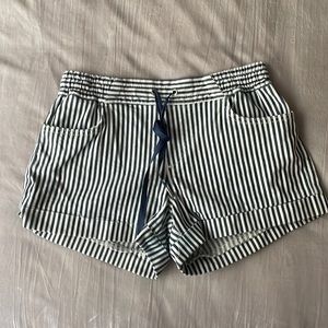 Cute + comfy striped shorts from Joes. Elastic waistband with drawstring!